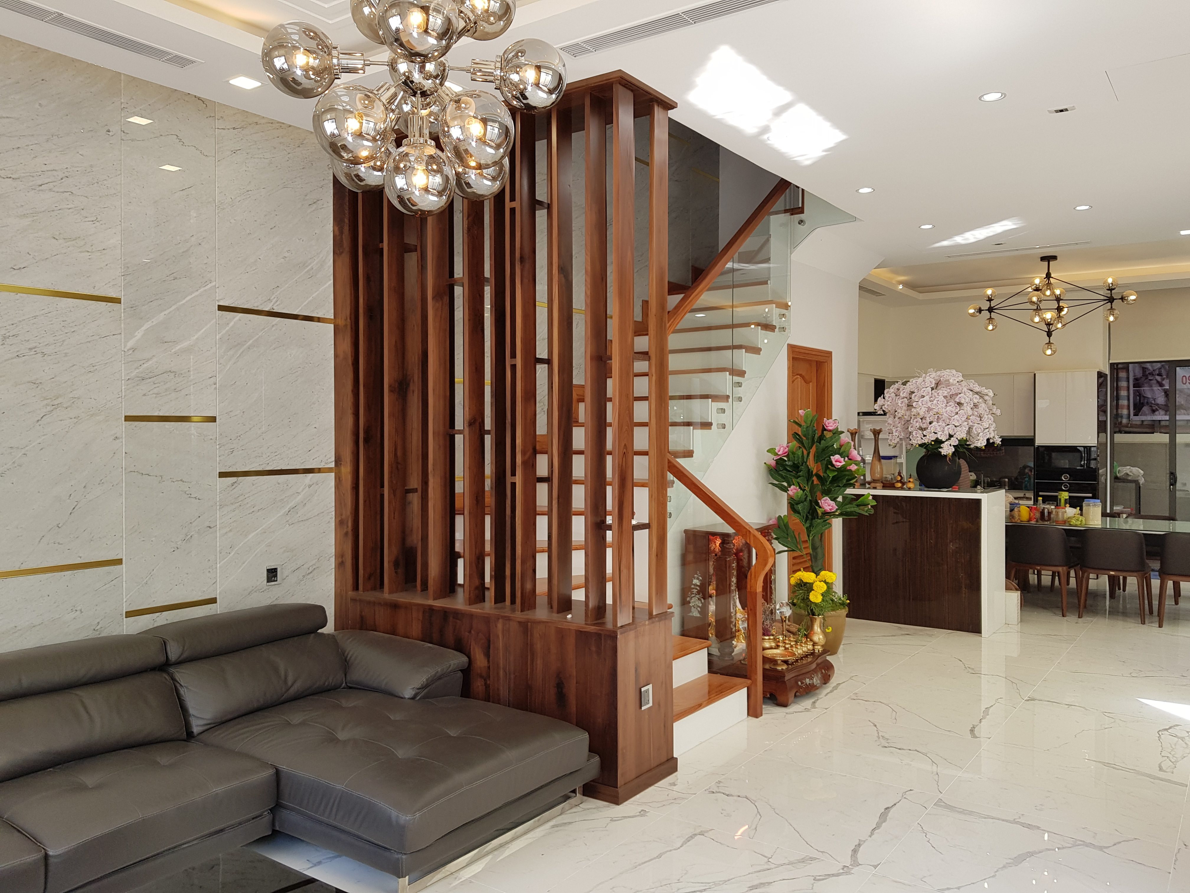 Mr. Vinh - 137 - Lakeview City - Quận 2