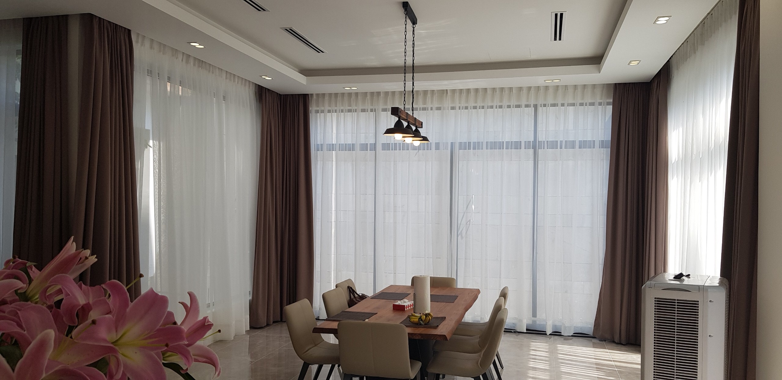 VILLA ANH LINH CHỊ HẰNG Q7  (  Sử Dụng Chất Liệu VẢI MALAYSIA )