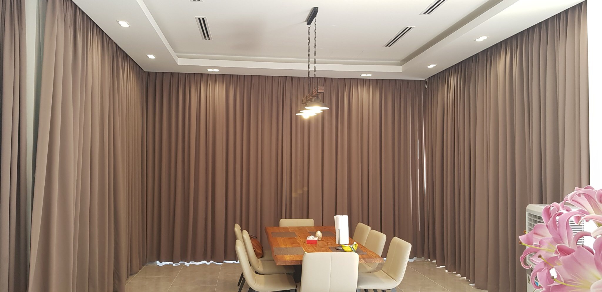VILLA ANH LINH CHỊ HẰNG Q7  (  Sử Dụng Chất Liệu VẢI MALAYSIA )