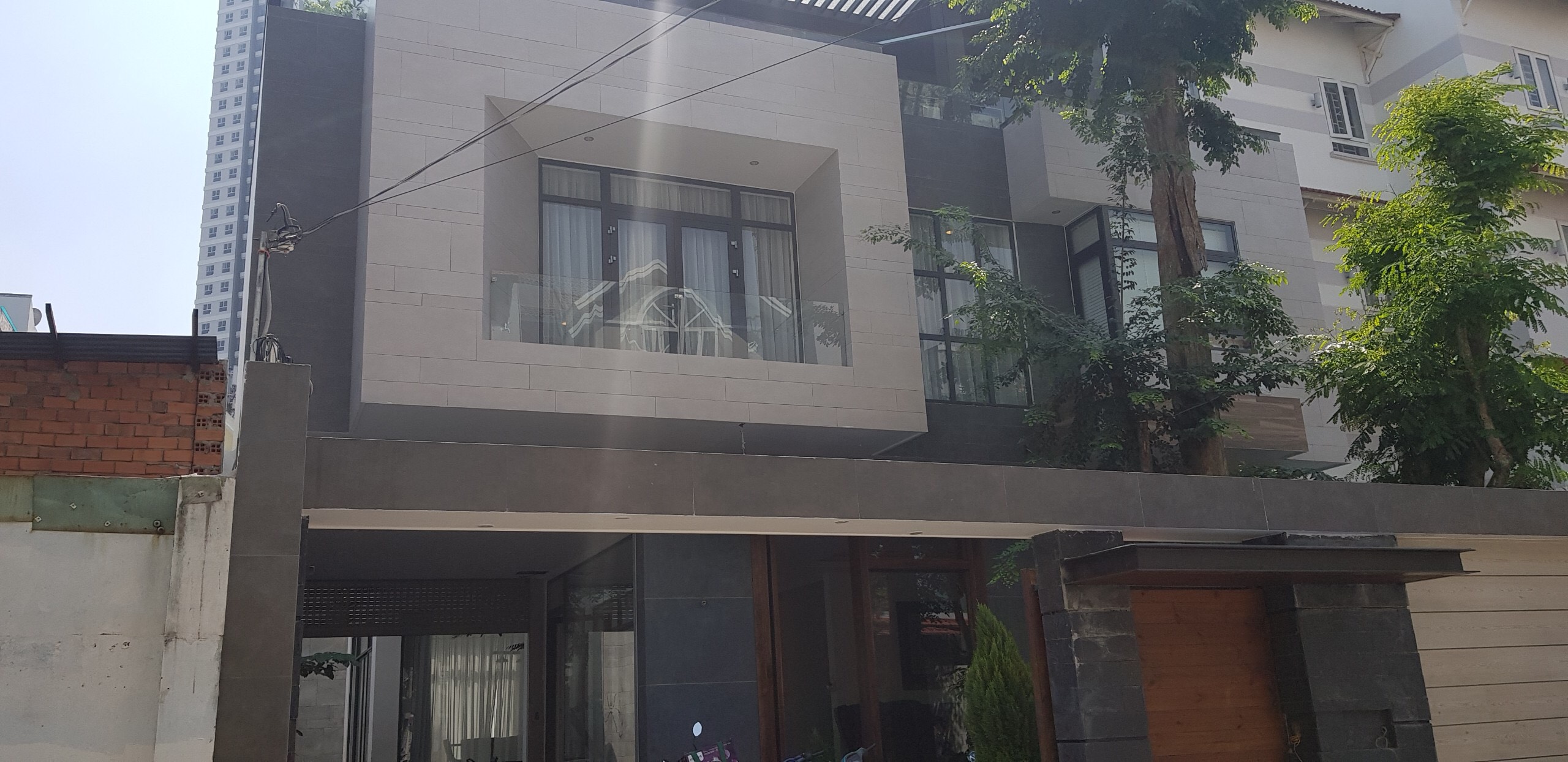 VILLA ANH LINH CHỊ HẰNG Q7  (  Sử Dụng Chất Liệu VẢI MALAYSIA )