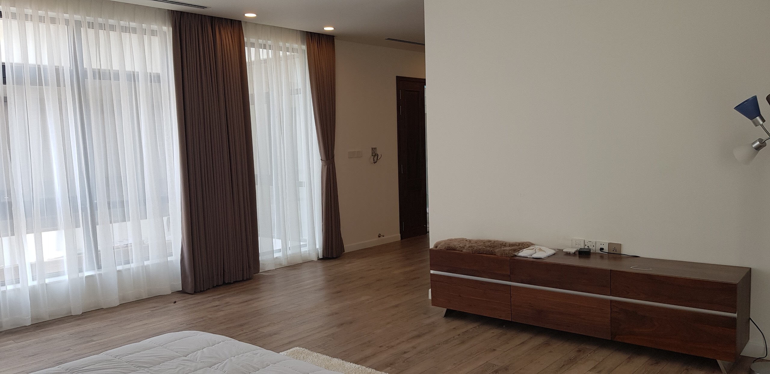 VILLA ANH LINH CHỊ HẰNG Q7  (  Sử Dụng Chất Liệu VẢI MALAYSIA )