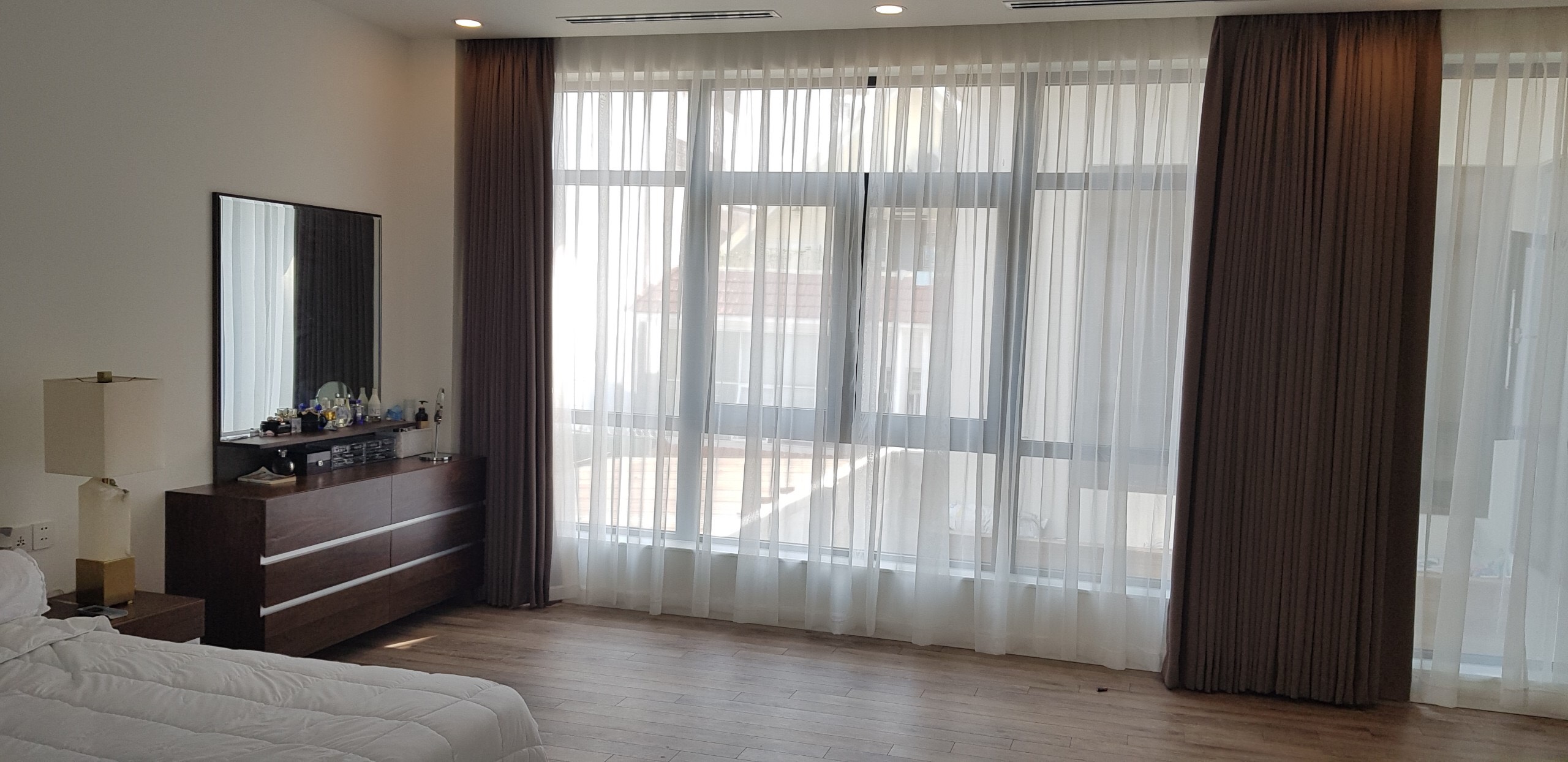 VILLA ANH LINH CHỊ HẰNG Q7  (  Sử Dụng Chất Liệu VẢI MALAYSIA )