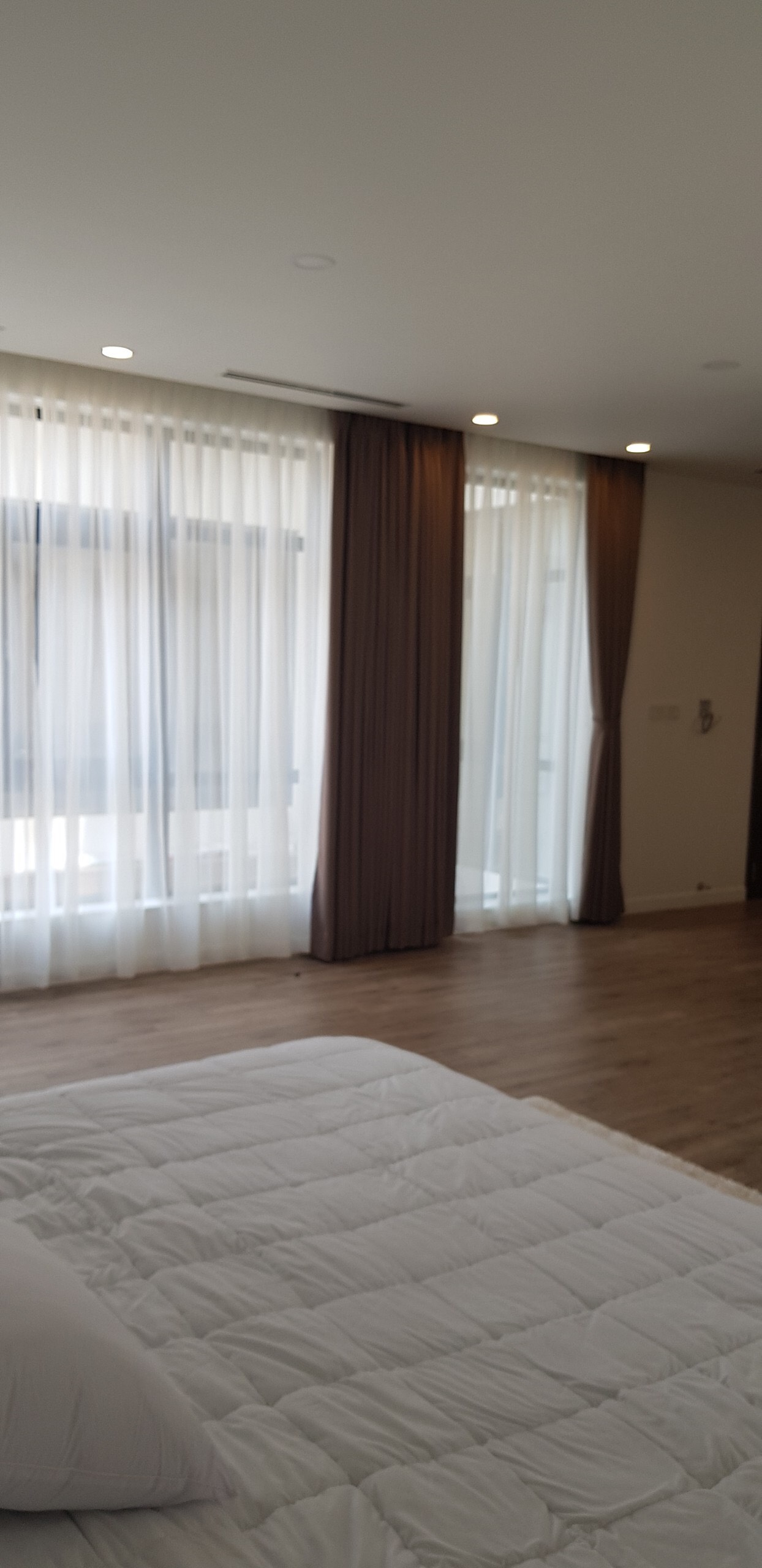 VILLA ANH LINH CHỊ HẰNG Q7  (  Sử Dụng Chất Liệu VẢI MALAYSIA )