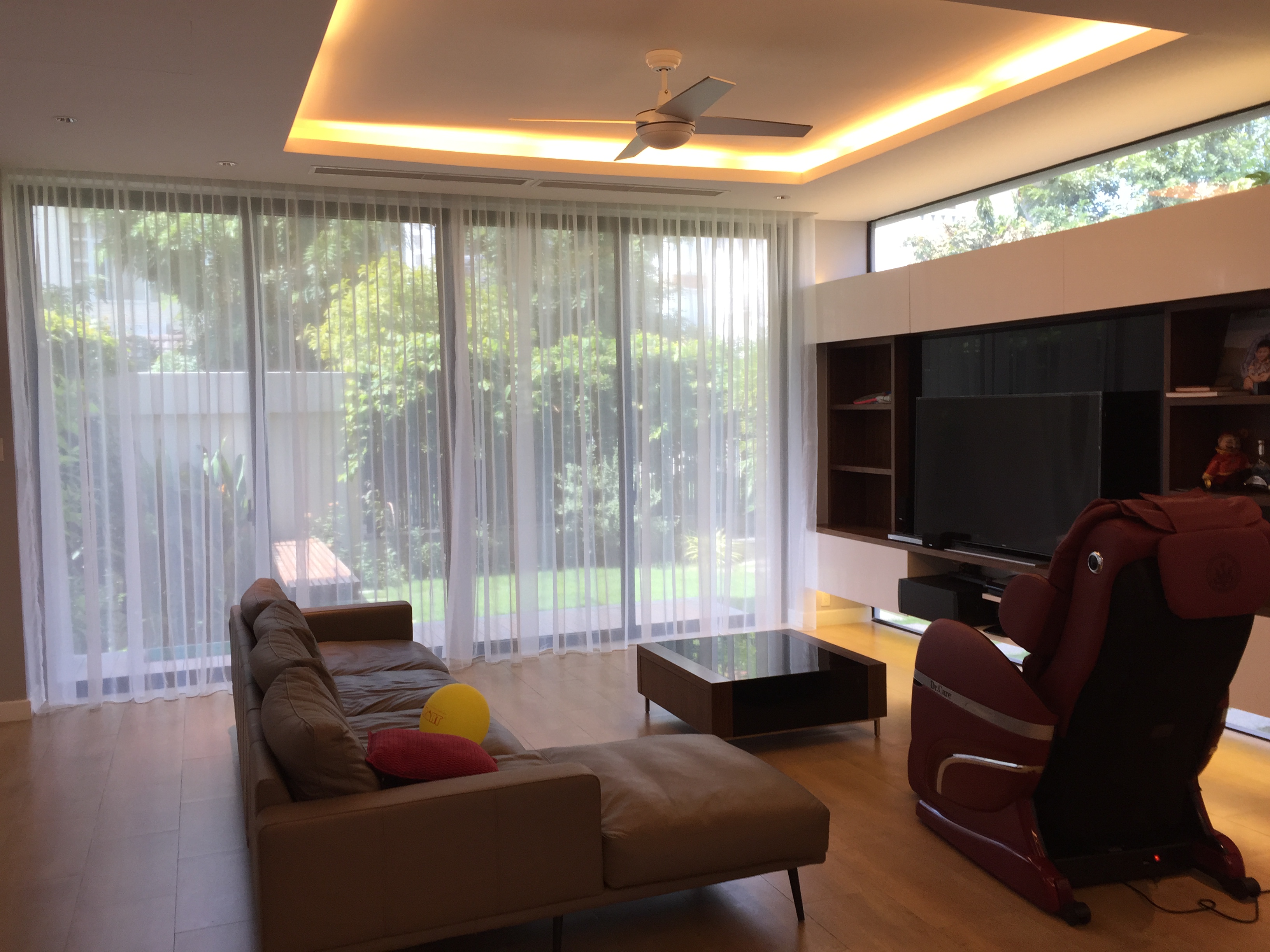 VILLA CHỊ HUỲNH Q7  (  Sử Dụng Chất Liệu VẢI CHÂU ÂU )
