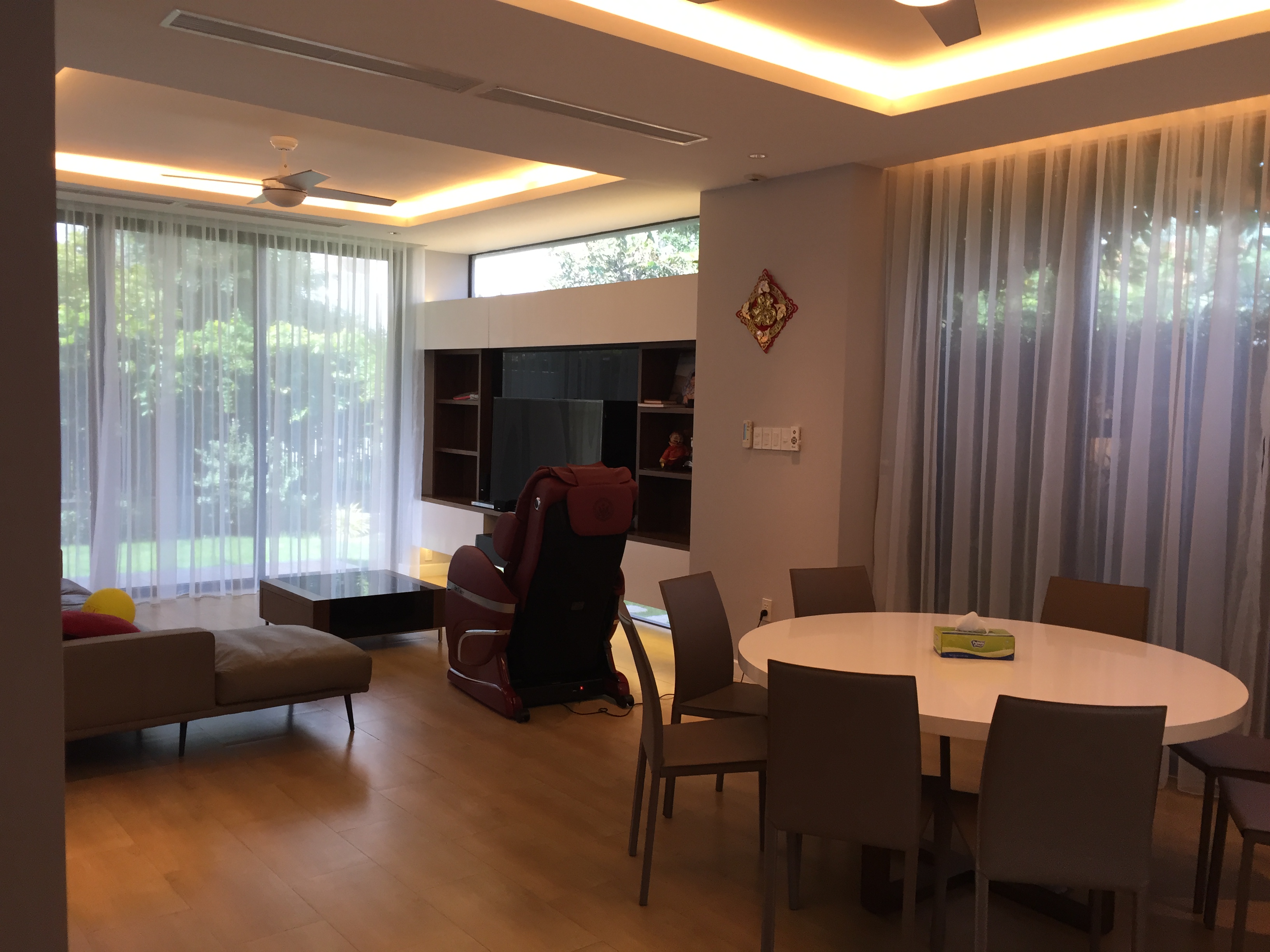 VILLA CHỊ HUỲNH Q7  (  Sử Dụng Chất Liệu VẢI CHÂU ÂU )