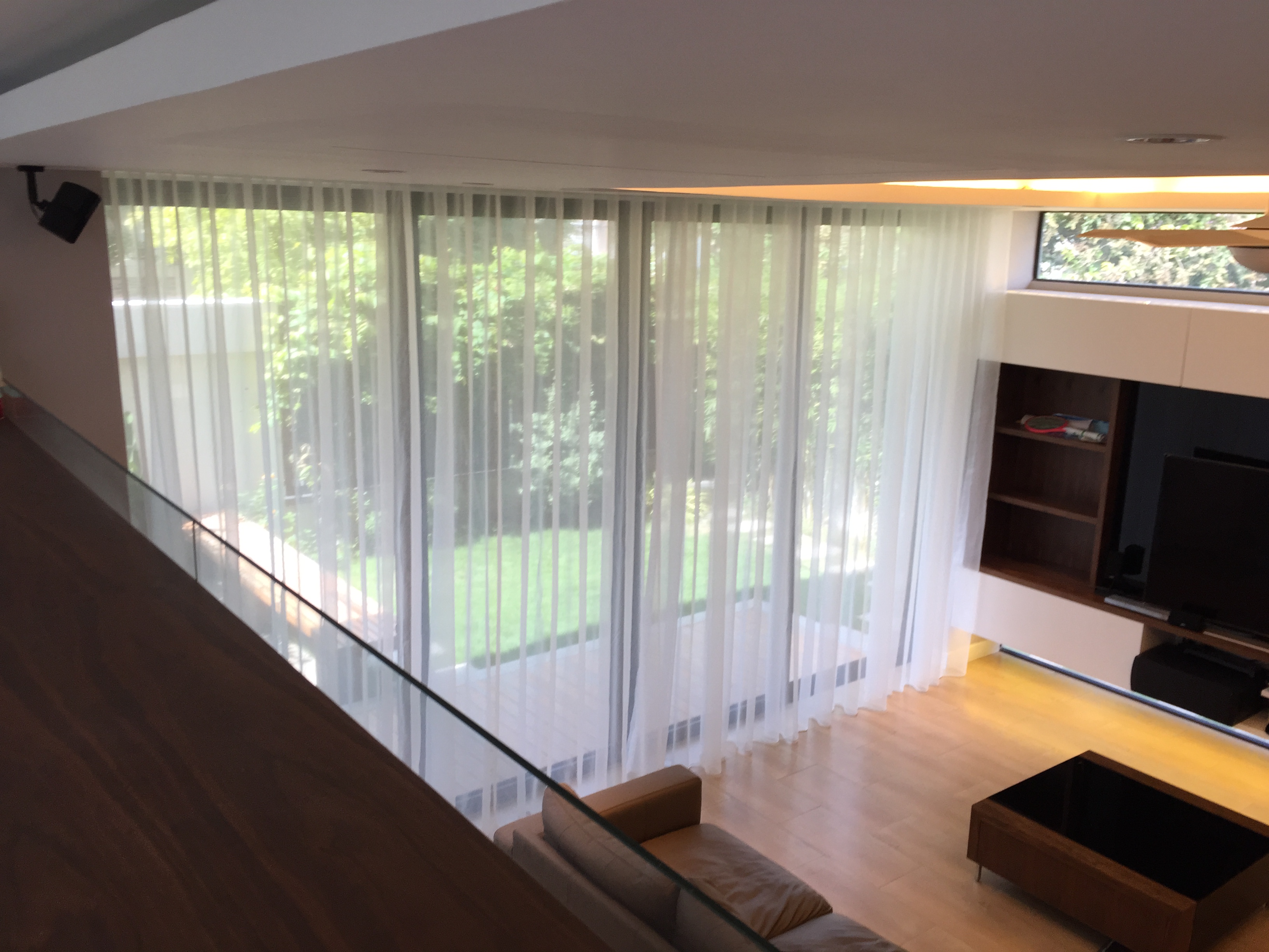 VILLA CHỊ HUỲNH Q7  (  Sử Dụng Chất Liệu VẢI CHÂU ÂU )