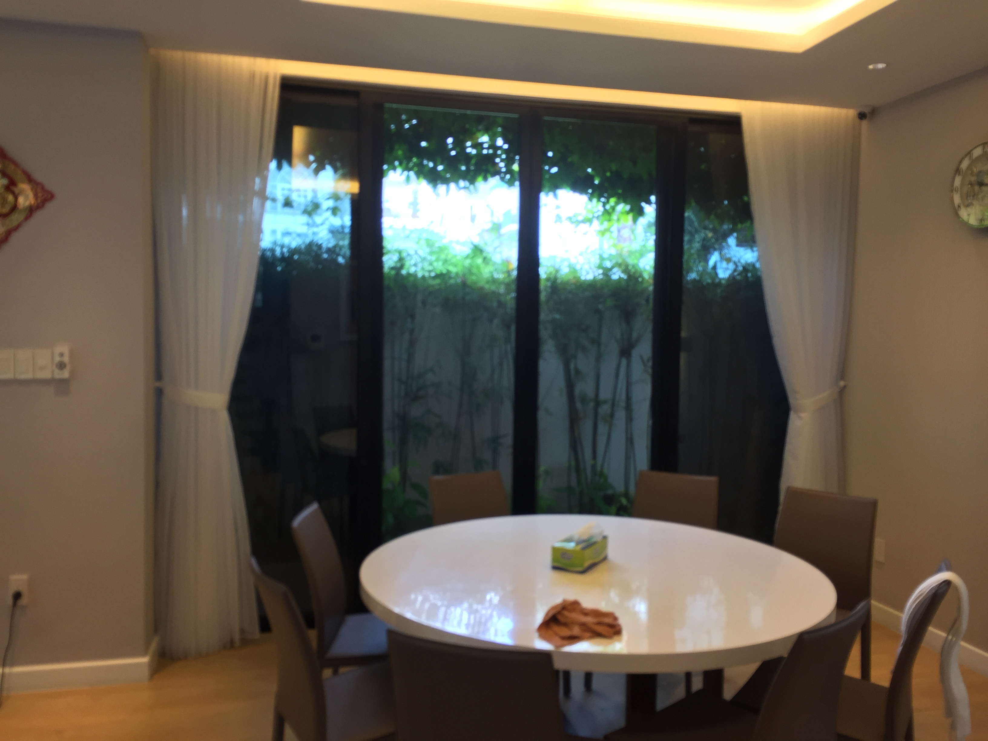 VILLA CHỊ HUỲNH Q7  (  Sử Dụng Chất Liệu VẢI CHÂU ÂU )