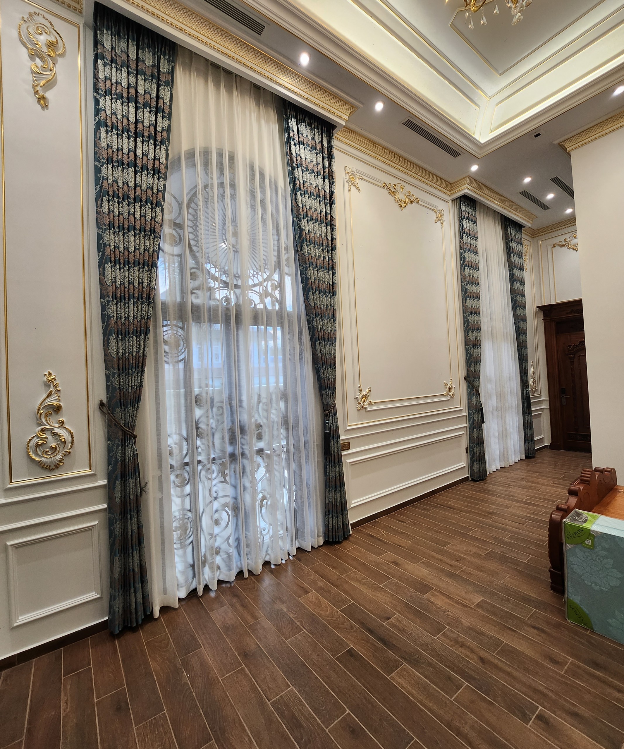BIỆT THỰ CÔ HỒNG BÌNH DƯƠNG  (  Sử Dụng Chất Liệu VẢI HÀN QUỐC )