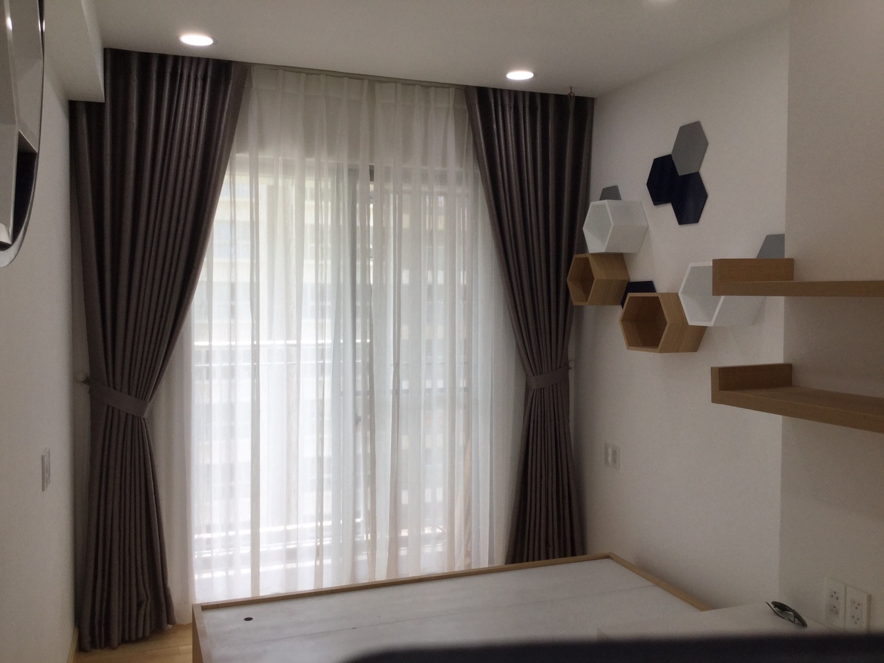 Chị Nghi - Scenic Valley E12 03, Quận 7)