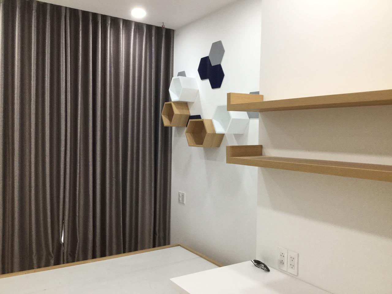 Chị Nghi - Scenic Valley E12 03, Quận 7)